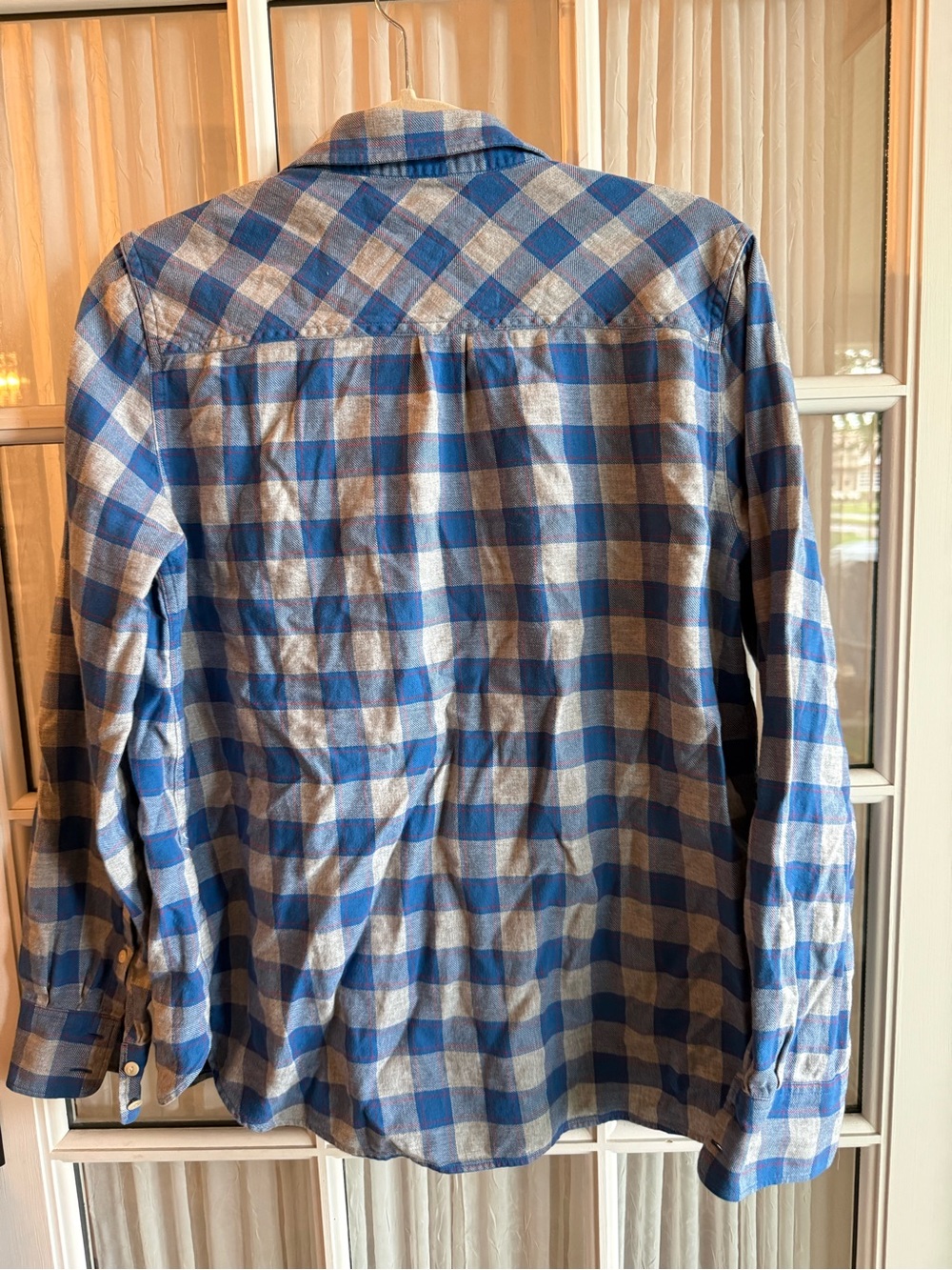J. Crew Women’s Size 8 Blue and Gray Plaid Button-Up Shirt - Picture 3 of 4